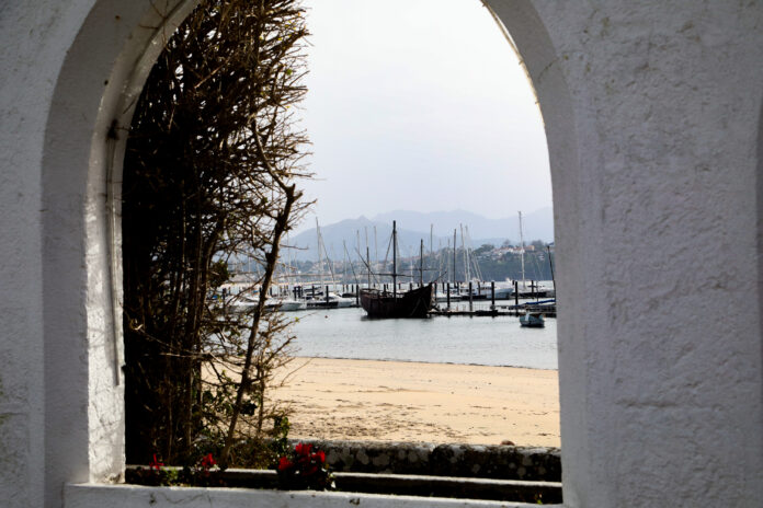 A réplica de Carabela Pinta, no porto de Baiona