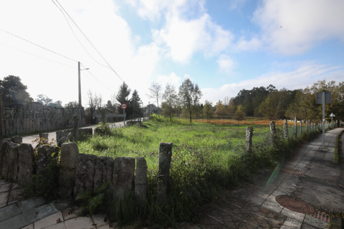 Parcela centro saude ponteareas