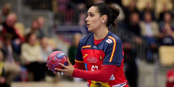 Elba Álvarez, nos clasificatorios europeos coas Guerreras | Federación de Balonmano de Castilla y León